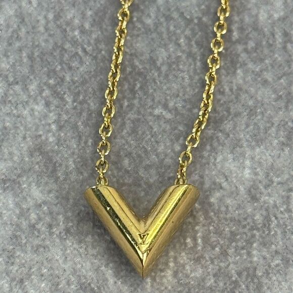 Louis Vuitton V Essentials Goldtone Necklace - Picture 5 of 9